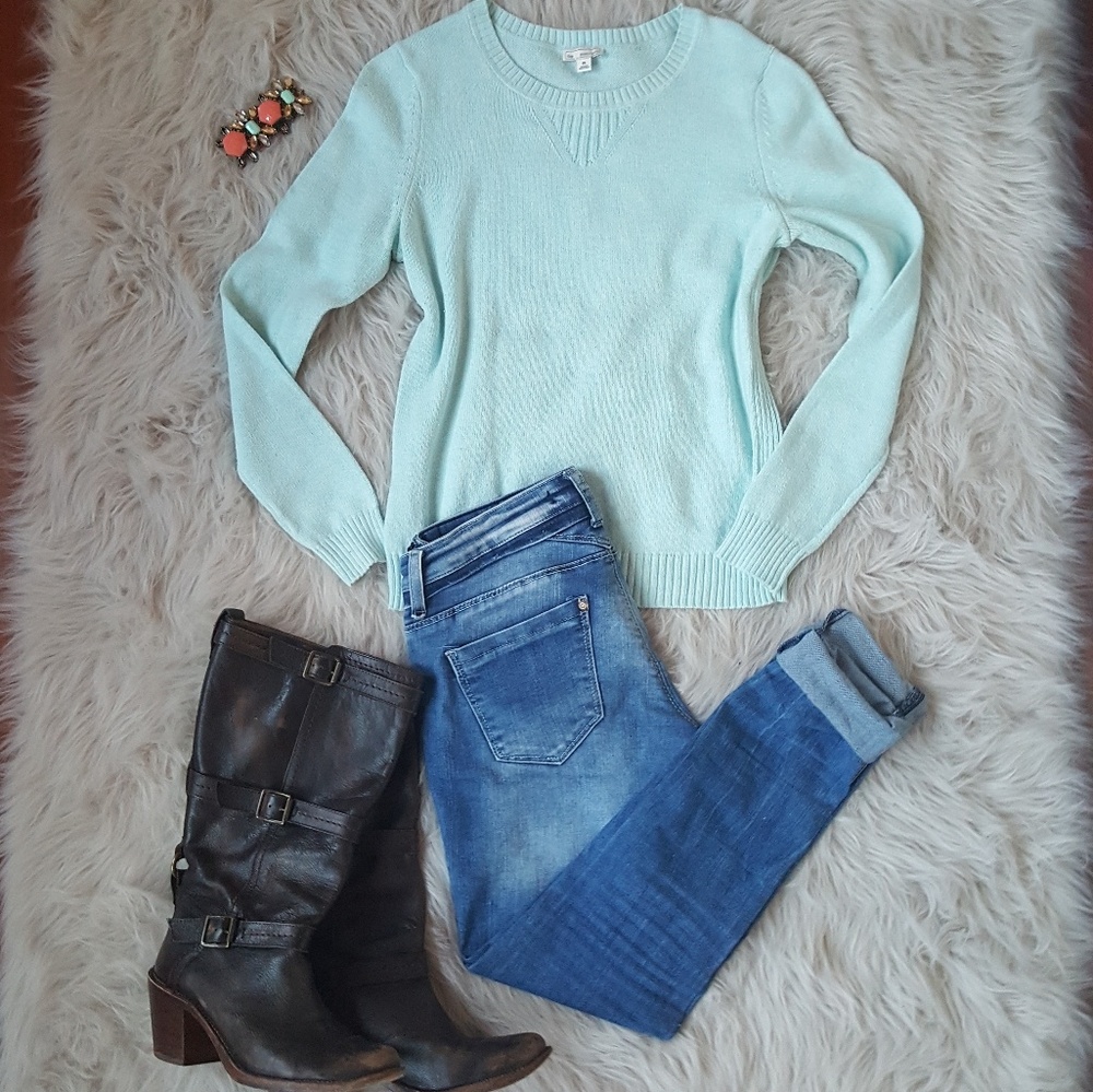 Gap sweater